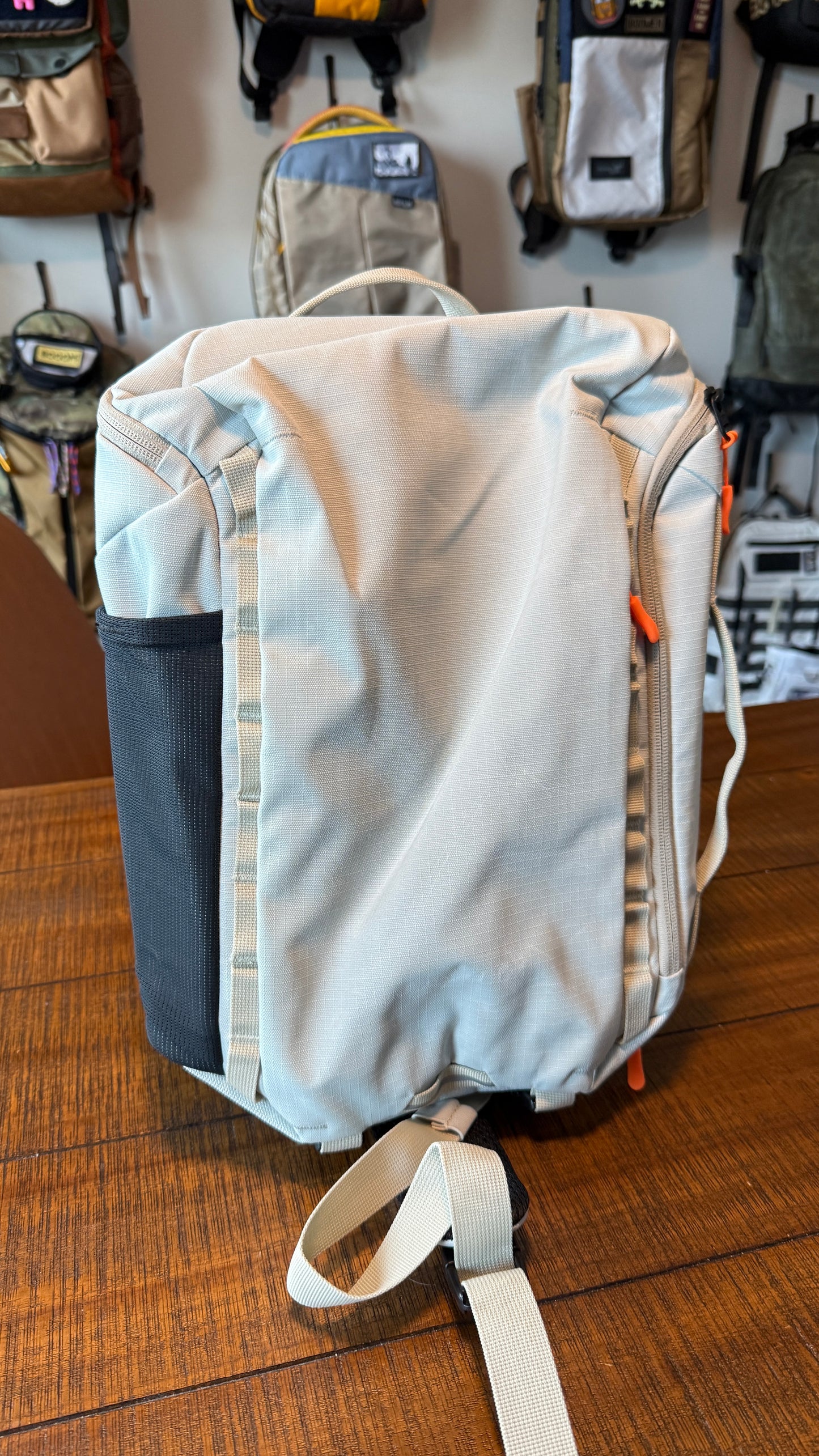 Eagle Creek Tablet Sling Bag