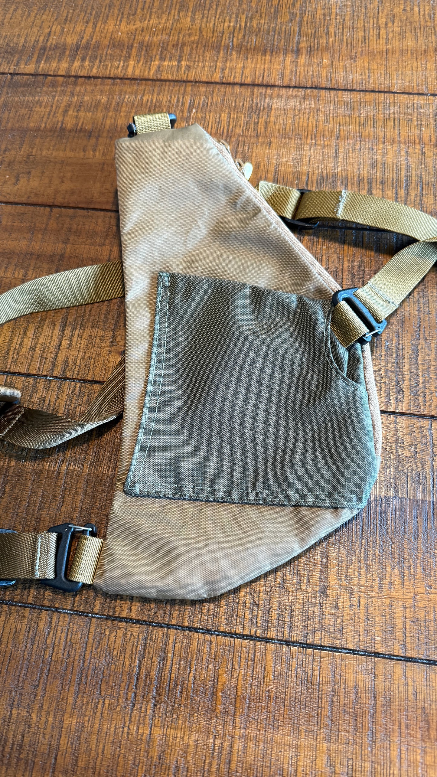 Dsptch Vertical Unit Sling pouch RND