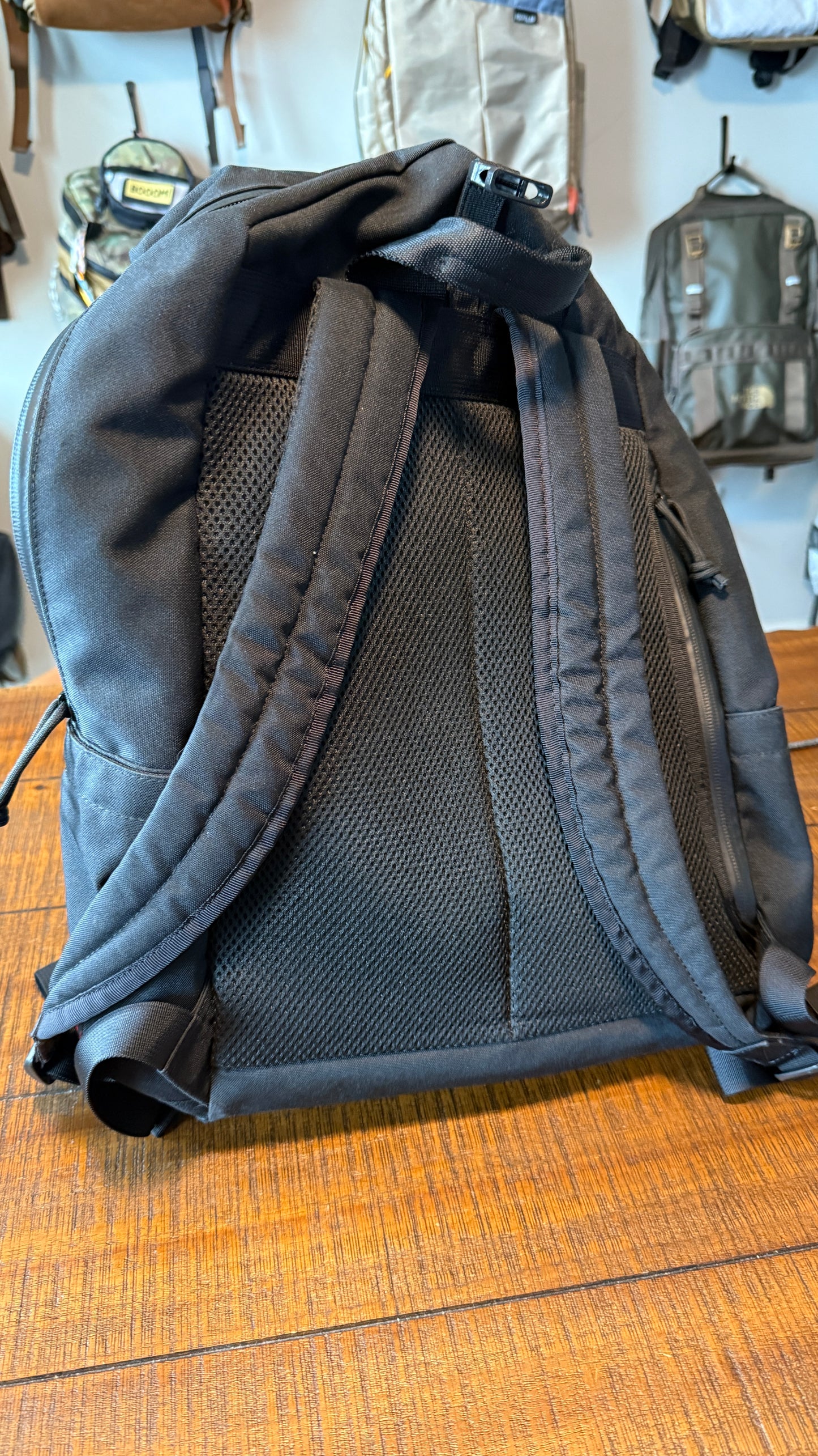 Briefing Light Gym Backpack