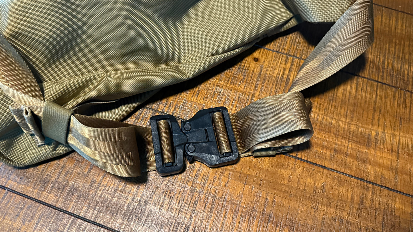 Briefing Master Pod Large Sling