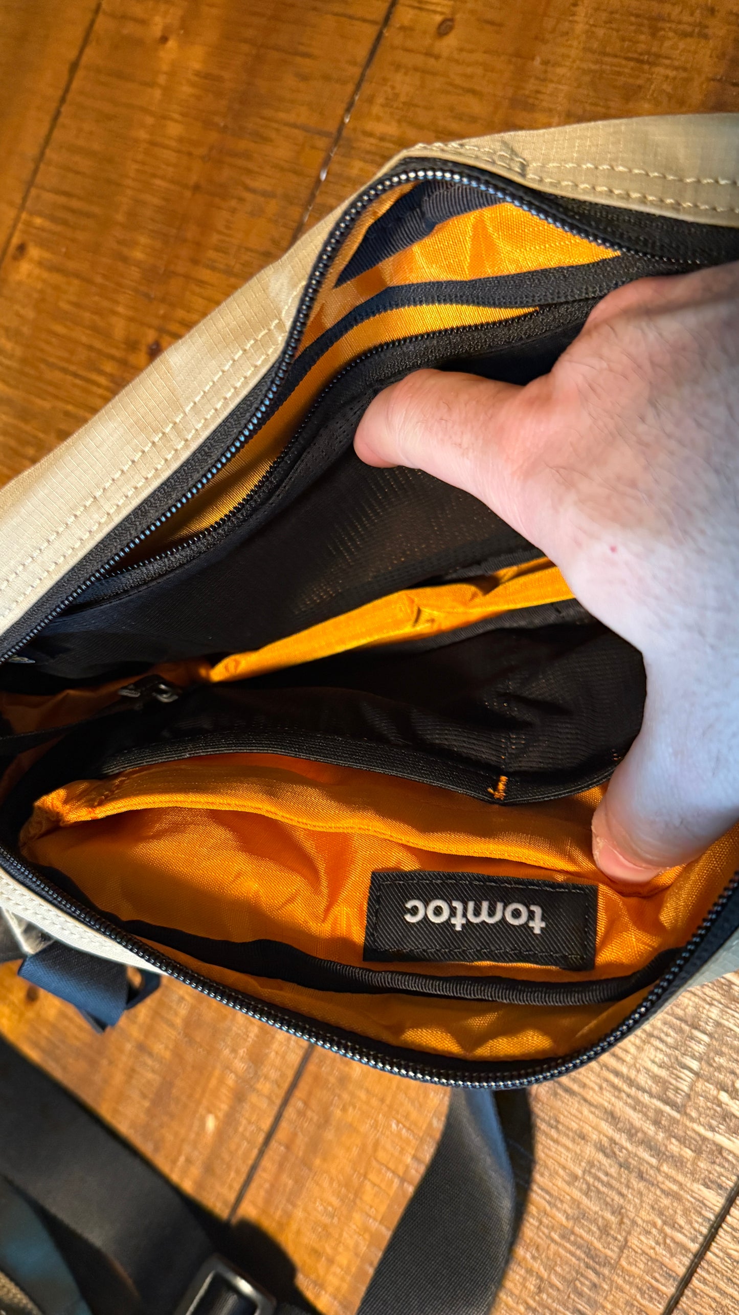 Tomtoc Aviator Bag - new pulls