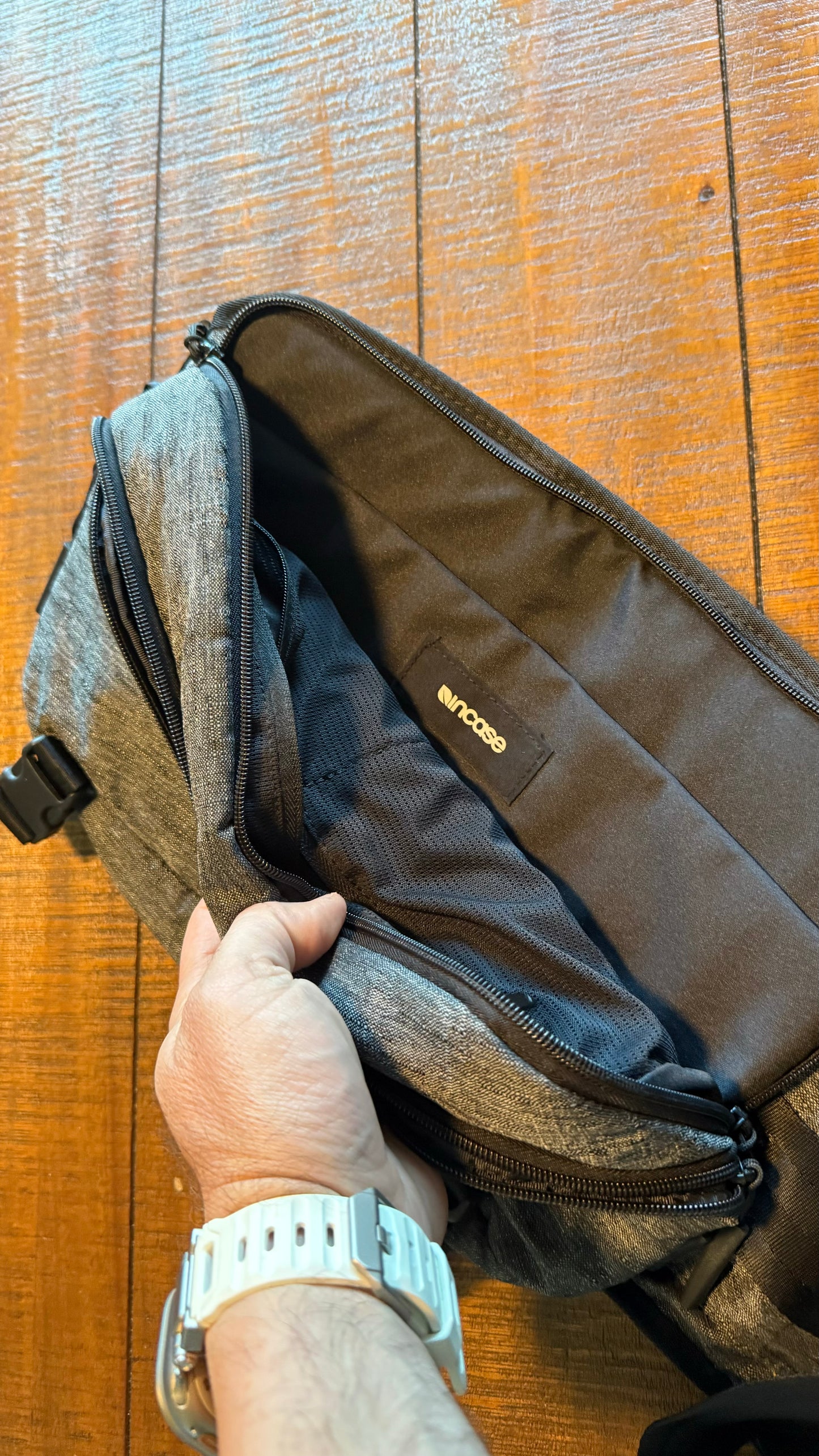 InCase Tablet Sling